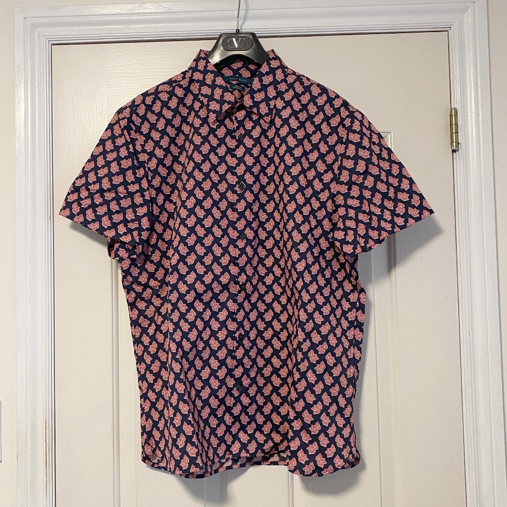 NWOT Perry Ellis Short Sleeve Button Up Shirt
